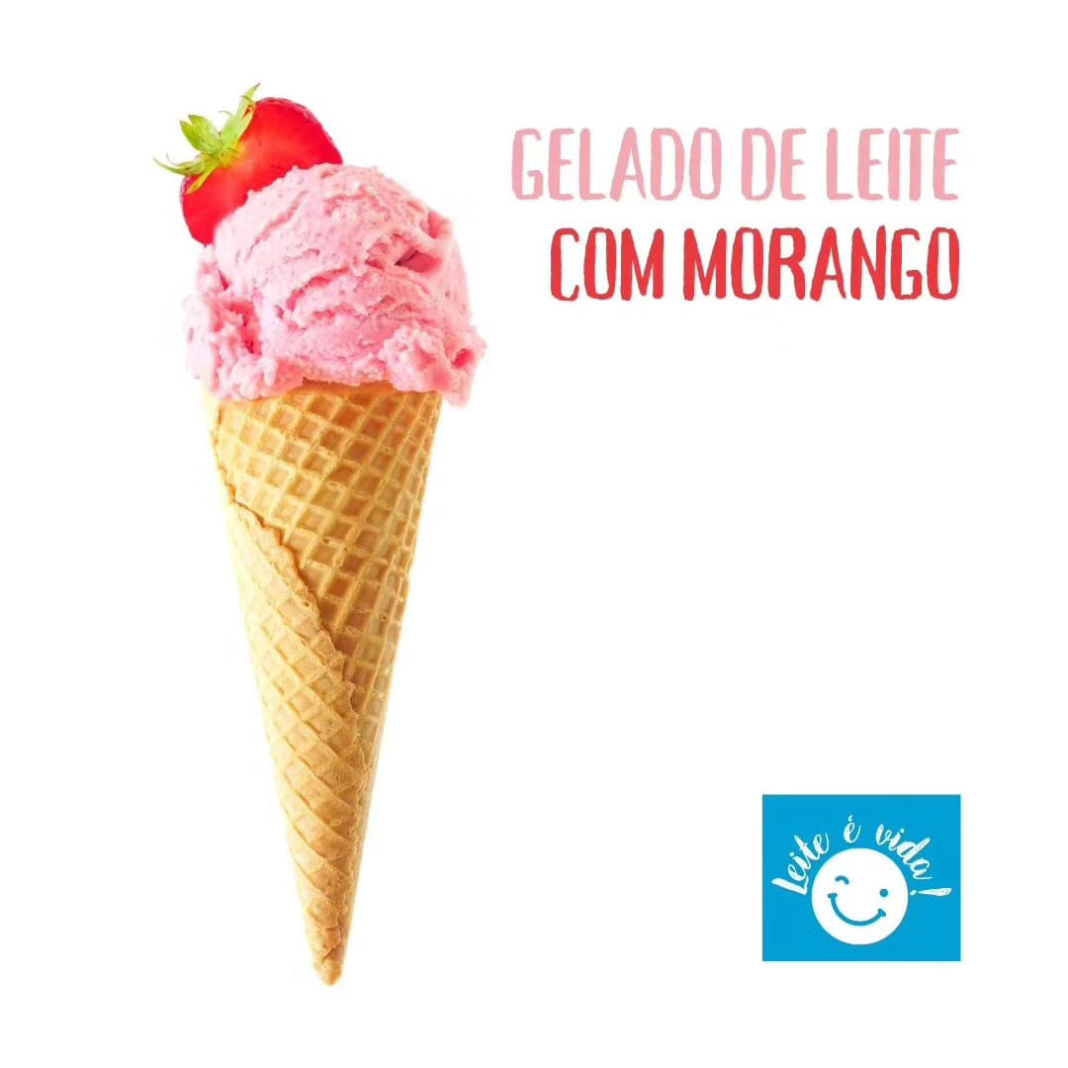 gelado de leite com morango